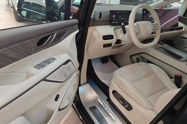 Used Wey Gaoshan 2025 Four-Wheel Drive Alpine 8
