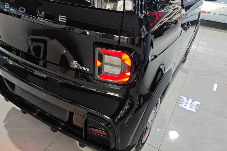 Used Geely Galaxy Panda 2025 210km Panda Kart Right Rear Taillight