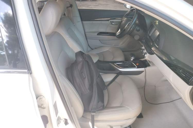 Used GAC Trumpchi GA6 2015 1.8T DCT Luxury Navigation Model
