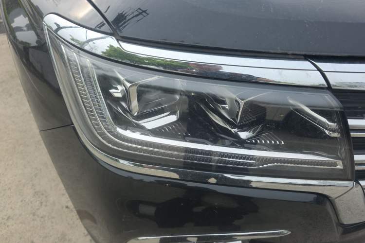 Used Roewe RX8 2019 30T Smart Connectivity Four-Wheel Drive Supreme Flagship Edition
