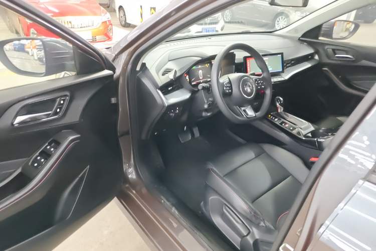 Used MG 5 2021 Revised Version 180 DVVT CVT Youth Luxury Edition Driver Seat