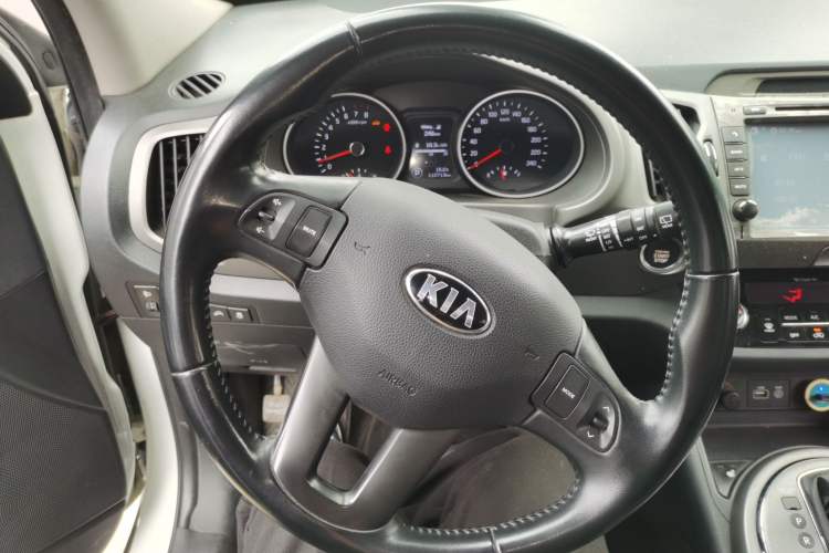 Used Kia Sportage R 2015 2.0L Automatic Two-Wheel Drive DLX Model
