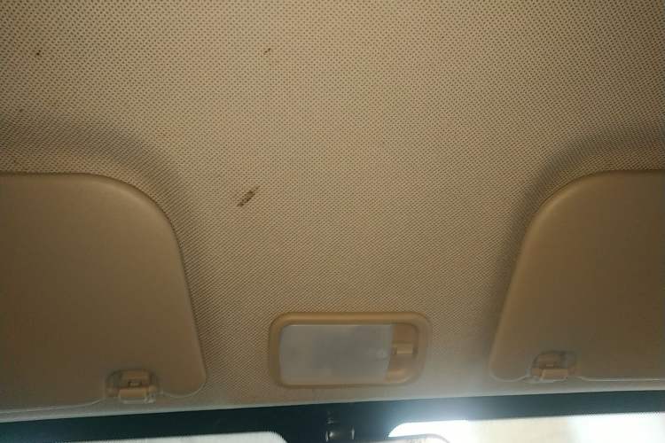 Used Wuling Hongguang V 2022 1.5L Jingqu Edition Enclosed-Window Vehicle with Hydraulic Power Steering LAR
