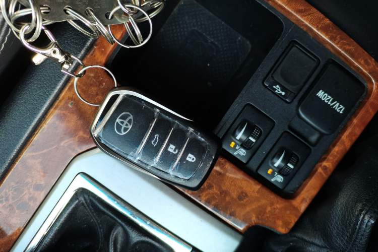 Used Toyota Prado 2016 2.7L Automatic Standard Edition Interior 1