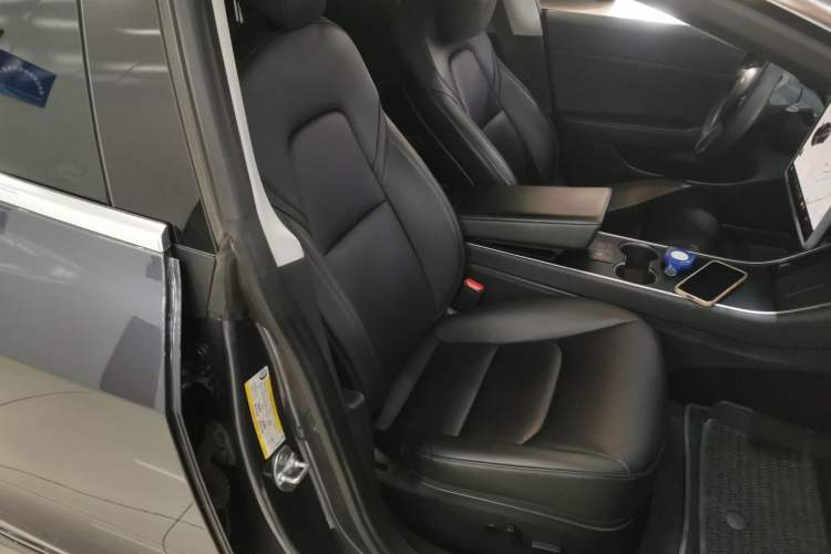 Used Tesla Model 3 2020 Long-Range Rear-Wheel-Drive Version
