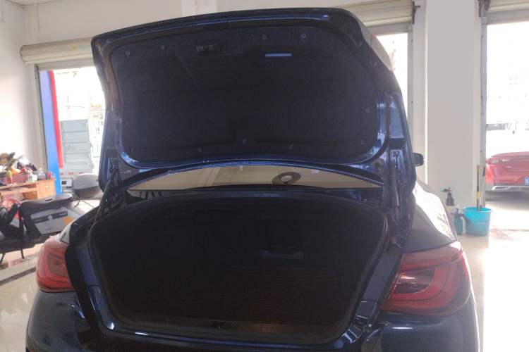 Used Infiniti Q70 2015 Q70L 2.5L Enjoyment Edition Trunk