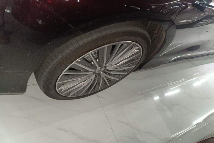 Used Denza Z9 2024 1100 km All-Wheel-Drive Ultra Version Exterior 5