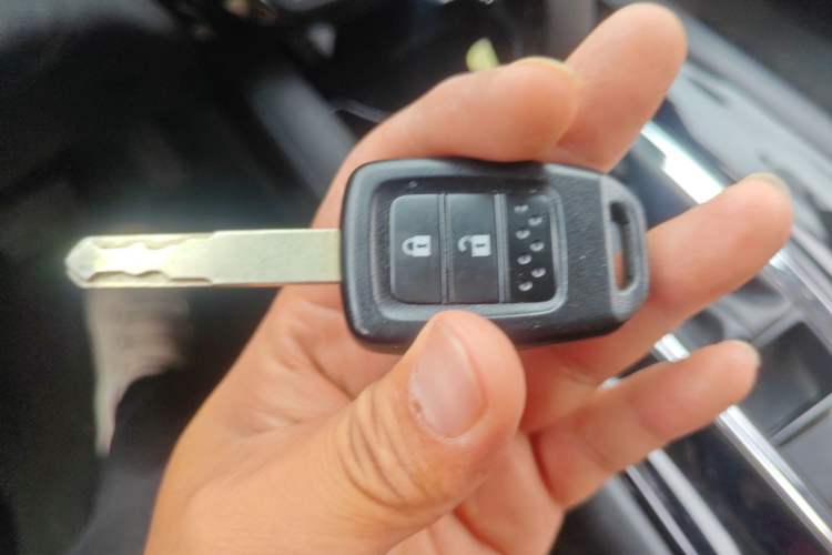 Used Honda Vezel 2015 1.5L CVT two-wheel drive Comfort trim Vehicle Key