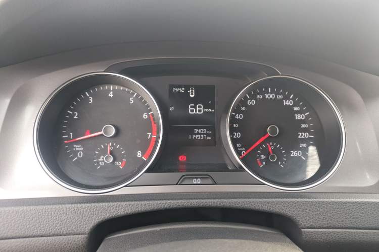 Used Volkswagen Golf 2015 1.6L Manual Fashion Edition Instrument Cluster