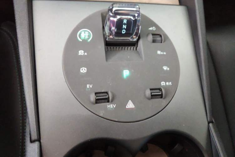 Used BYD Seal 06 New Energy 2025 DM-i Smart Drive 80KM Luxury Model Gear Lever