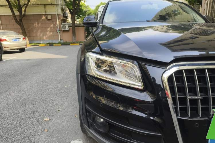 Used Audi Q5 2018 Collector's Edition 40 TFSI Technology Model
