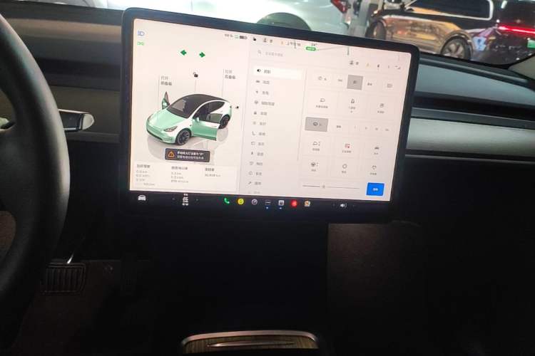 Used Tesla Model Y 2022 Long-Range All-Wheel-Drive Version
