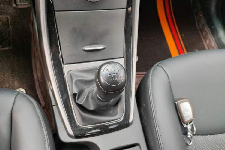 Used Hyundai Elantra (5th Generation / Langdong) 2015 1.6L Manual Leading Model Gear Lever