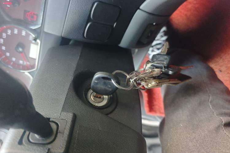 Used FORTHING Lingzhi 2014 M5 Q3 2.0L 7-seat Long-Wheelbase Comfort Version