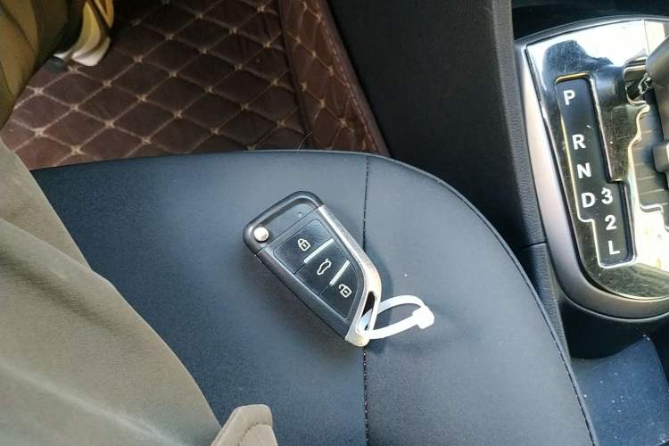 Used Hyundai Verna Ray 2016 1.4L Automatic Leading-Edge GLX Interior 1