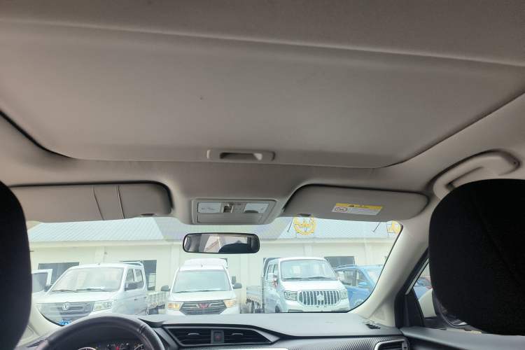 Used Nissan Lannia 2016 1.6L CVT Cool Edition Headliner