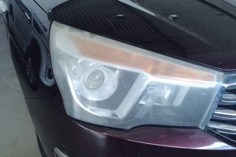 Used SsangYong Rodius 2014 2.0T Diesel Two-Wheel Drive Luxury Navigation Edition
