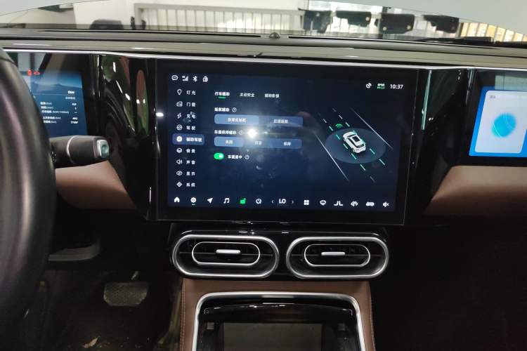 Used Leapmotor C11 2023 Pure Electric 500 Comfort Edition Audio And AC Panel