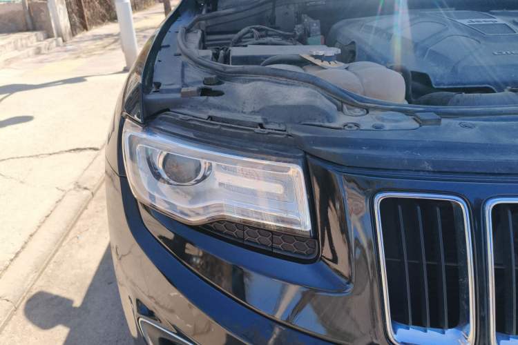 Used Jeep Grand Cherokee 2014 3.0TD Diesel Comfort Navigation Version Right Front Headlight