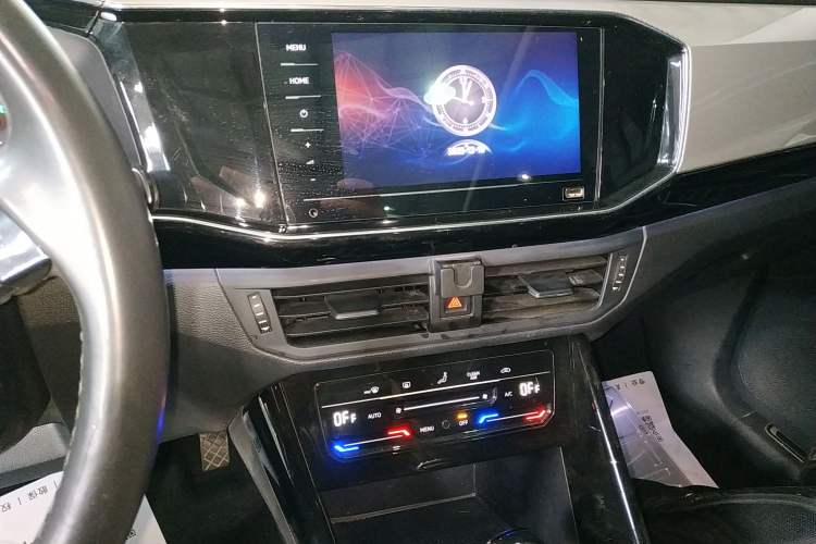 Used Volkswagen Tayron 2022 280TSI Two-Wheel Drive Luxury Smart Connectivity Version Audio And AC Panel