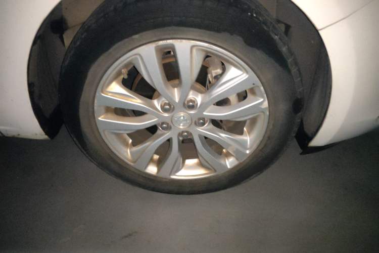 Used Buick GT 2018 15T Dual-Clutch Elite Model China V Standard Right Front Wheel Hub