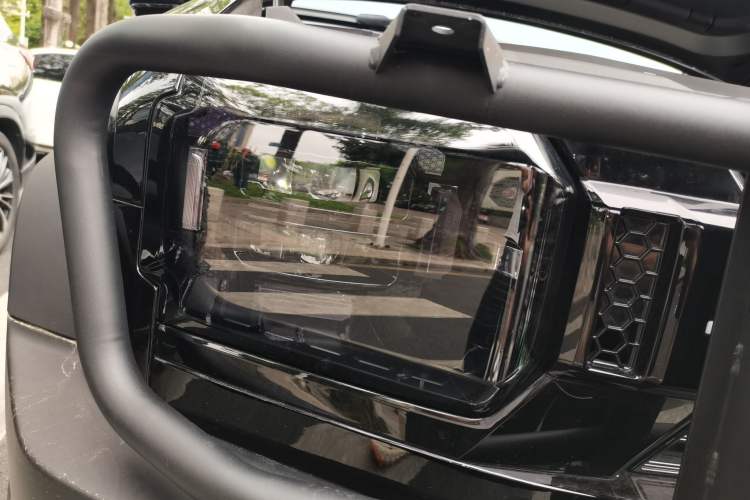 Used JETOUR Traveler 2023 2.0T All-Wheel-Drive CrossPRO Right Front Headlight