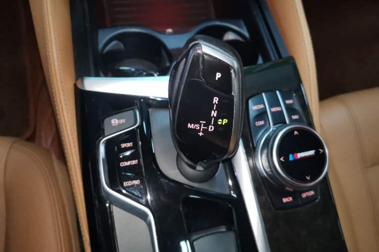 Used BMW 5 Series 2018 Restyled 530Li Leading Edition M Sport Package
