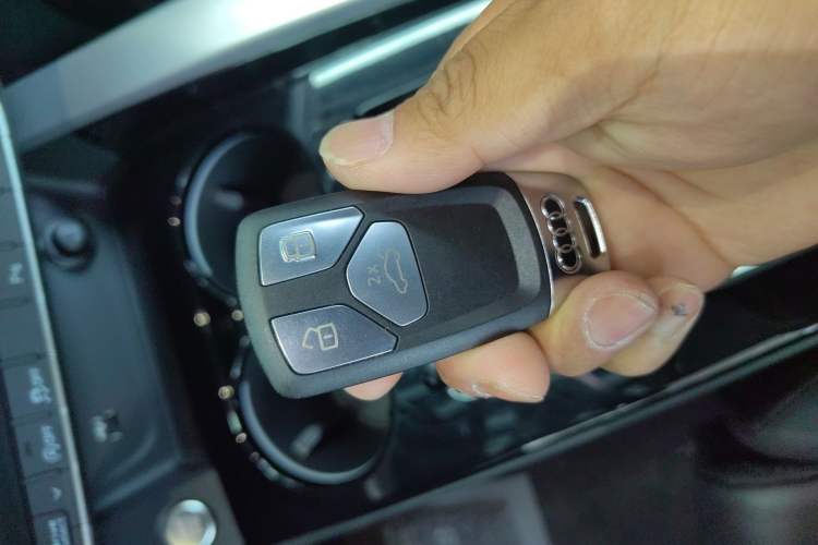 Used Audi A5 2022 Coupe 40 TFSI Fashion Dynamic Model Vehicle Key