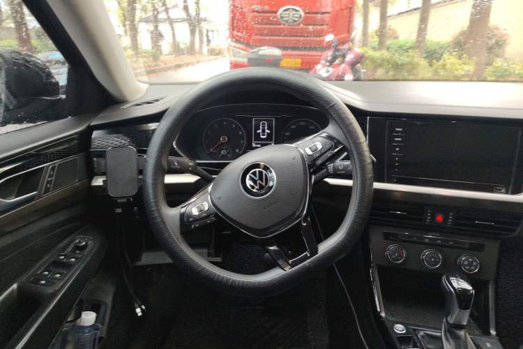 Used Volkswagen Passat 2021 280TSI Business Edition Steering Wheel