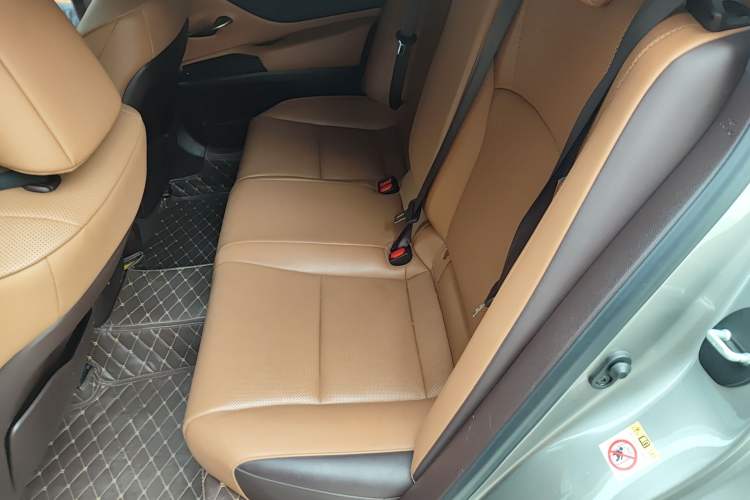 Used Lexus ES 2018 200 Excellence Edition China V Standard Left Rear Seat