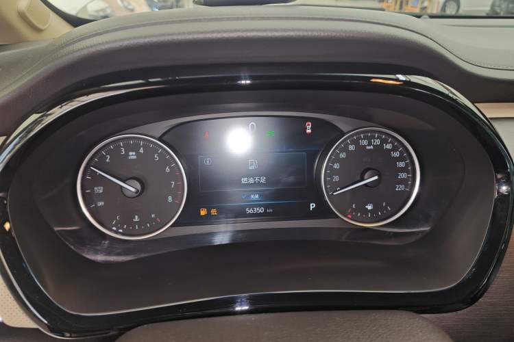 Used Buick GL8 2023 Facelifted Land Cruiser Executive Luxury Version