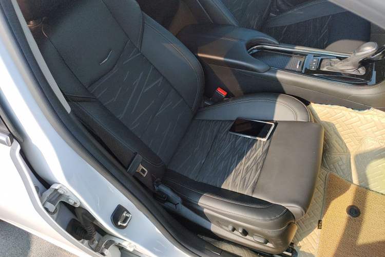 Used Cadillac ATS-L 2017 28T Tech Edition Right Front Seat