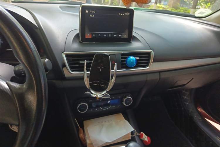 Used Mazda 3 Axela 2016 Sedan 1.5L Automatic Luxury Model