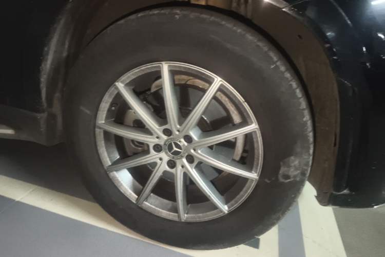 Used Mercedes-Benz GLE 2020 Restyled GLE 350 4MATIC Fashion Edition Right Front Wheel Hub