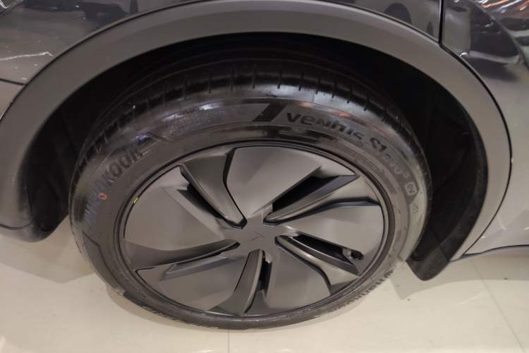 Used Tesla Model Y 2025 Long-Range All-Wheel Drive First Edition
