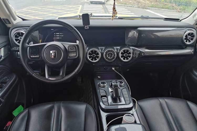 Used Tank 300 2021 Off-Road Edition 2.0T Challenger Center Console