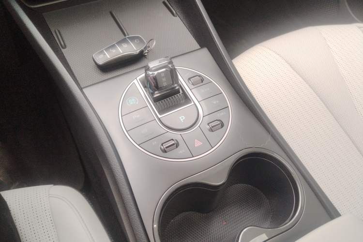 Used BYD Seal 05 DM-i 2025 DM-i Intelligent Drive 120KM Flagship Model Gear Lever