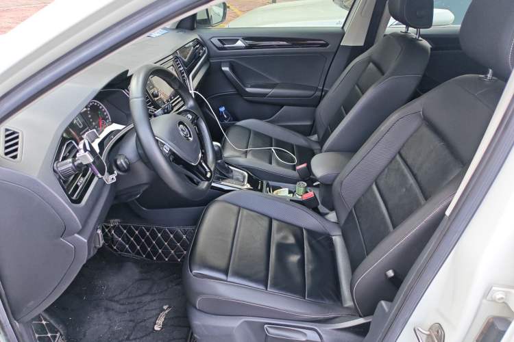 Used Volkswagen T-ROC 2019 280TSI DSG Two-Wheel Drive Comfort Version China VI Standard