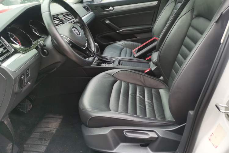 Used Volkswagen Lamando 2017 280TSI DSG Comfort Edition
