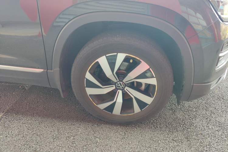 Used Volkswagen Tayron 2021 330TSI Two-Wheel-Drive 3rd Anniversary Limited Edition Right Front Wheel Hub