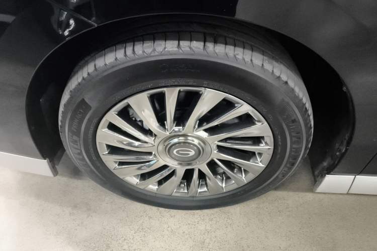 Used GAC Trumpchi M8 2023 Zongshi Series Dual-Motor YuZun Edition Left Front Wheel Hub