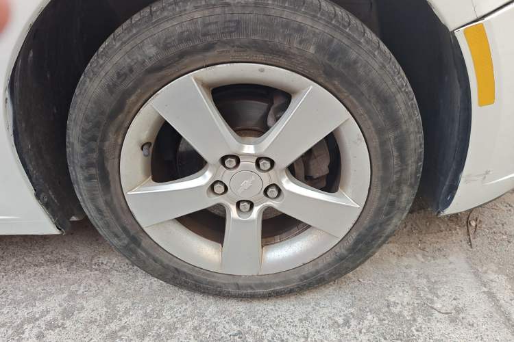 Used Chevrolet Cruze 2011 1.8L SE Automatic Right Front Wheel Hub