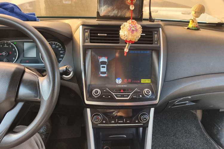 Used Land X5 2016 Plus 1.5T Manual Enjoyment Edition Audio And AC Panel