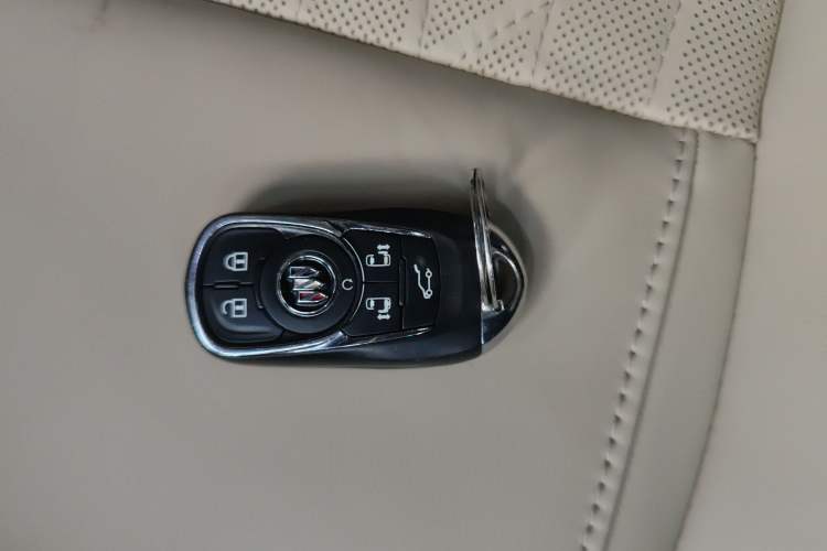 Used Buick GL8 2022 ES Landtrek 653T Flagship Model