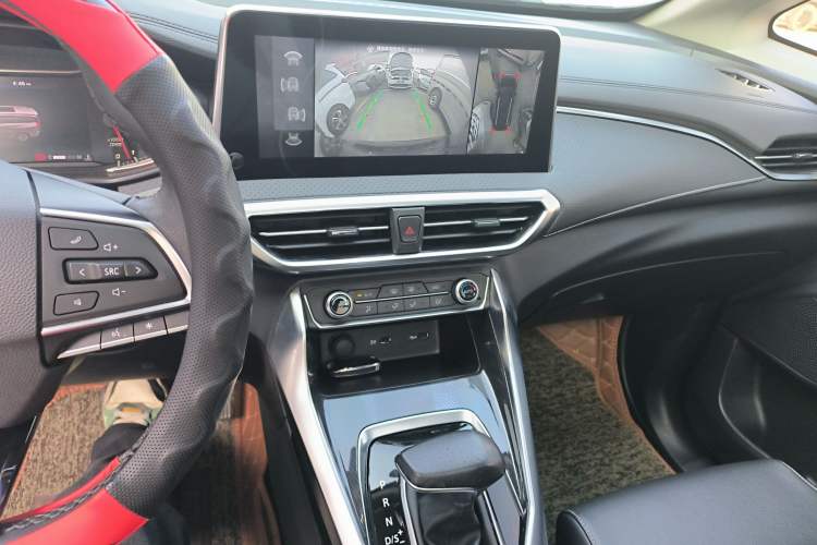 Used SAIC MAXUS G50 2020 1.5T Automatic Luxury Edition Audio And AC Panel