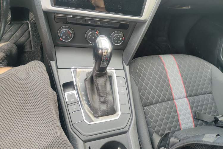 Used Volkswagen Lamando 2021 230TSI DSG Fashion Edition Gear Lever