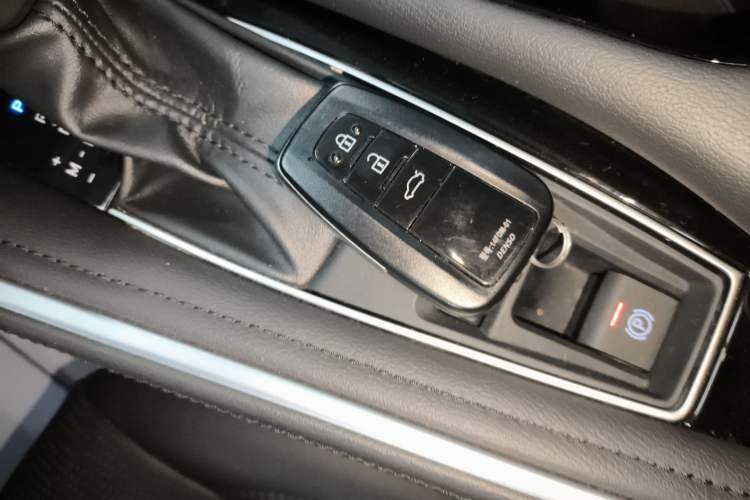 Used Toyota Avalon 2022 2.0L Luxury Edition Vehicle Key