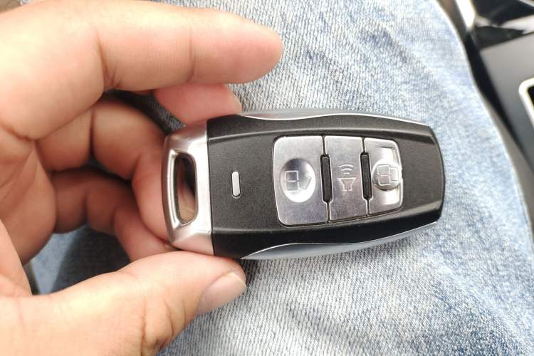 Used Haval H2 2018 Red-Label 1.5T Dual-Clutch Two-Wheel-Drive Luxury Model Vehicle Key