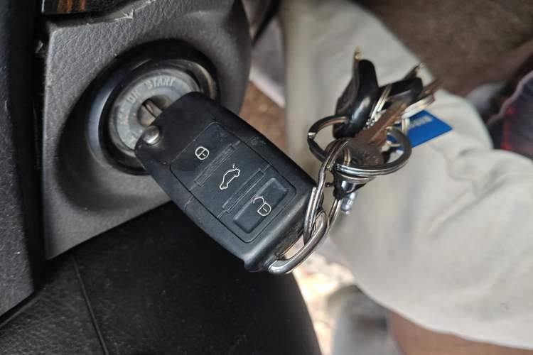 Used Hyundai Santa Fe Classic 2011 2.4 Comfort Edition 7-Seater Two-Wheel Drive