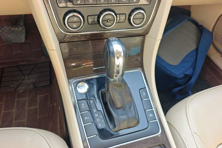 Used Volkswagen Passat 2014 2.0 TSI DSG Prestige Navigation Edition
